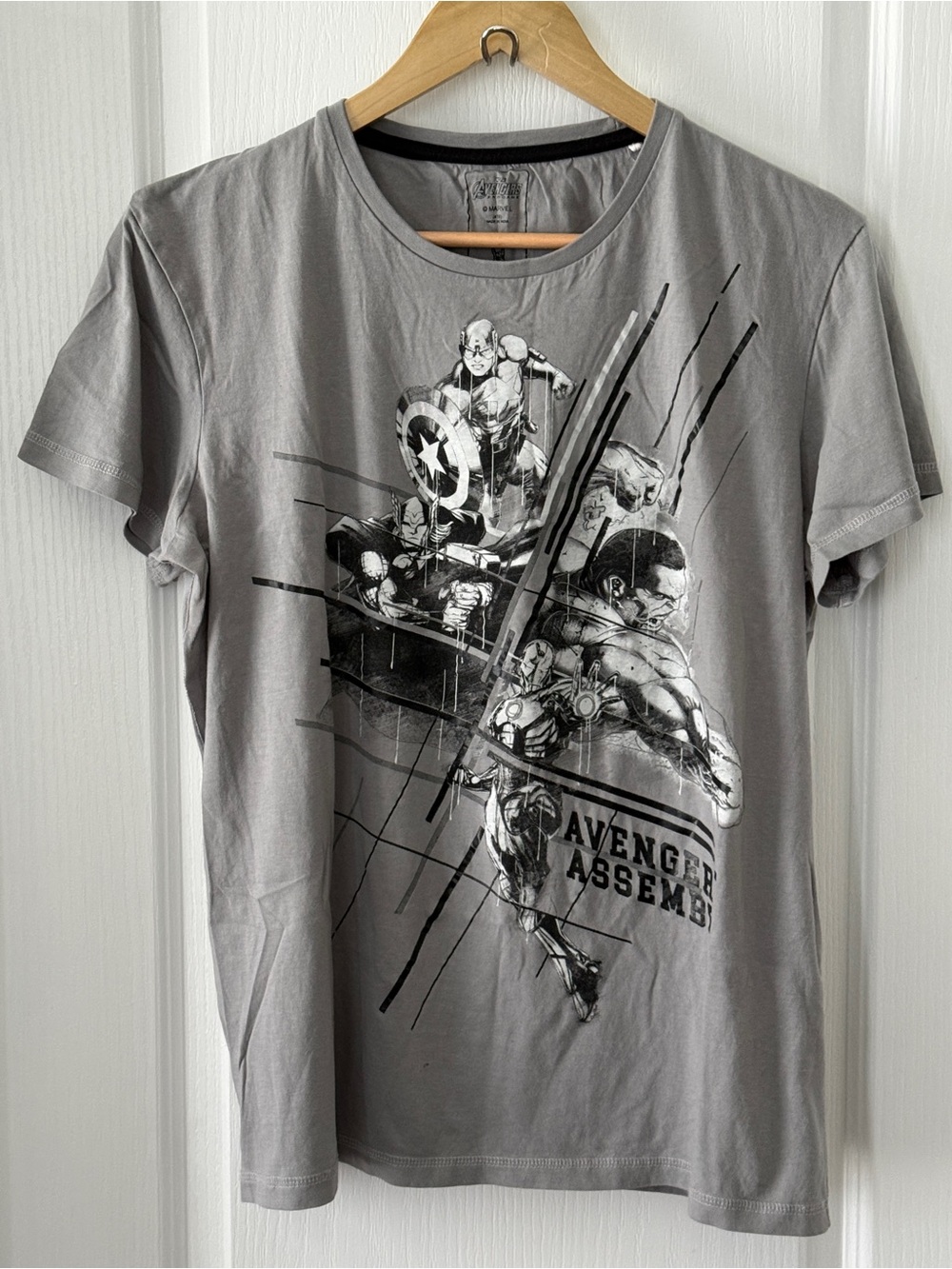 Marvel Avengers: Endgame Graphic T-Shirt Size L